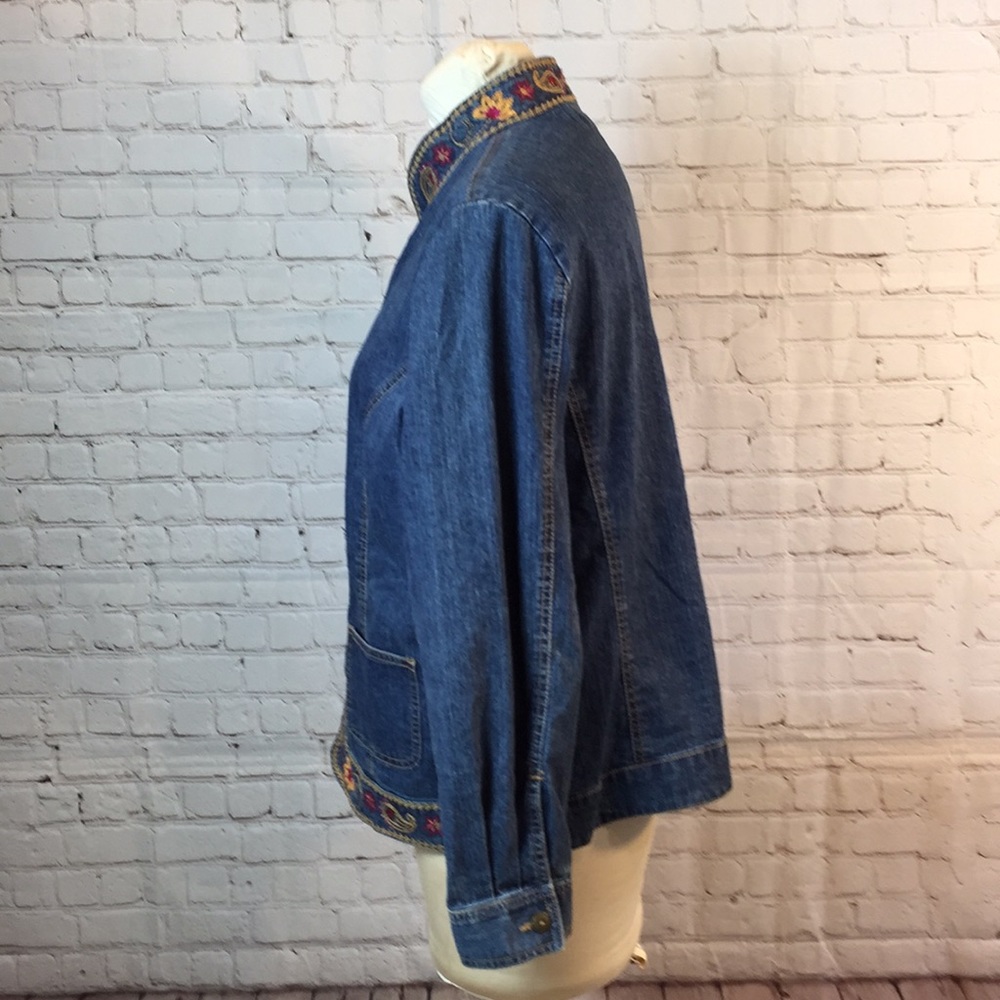 Alfred Dunner Blue Denim Jacket Embroidered Floral Paisley Trim Size 12 - Picture 2 of 6